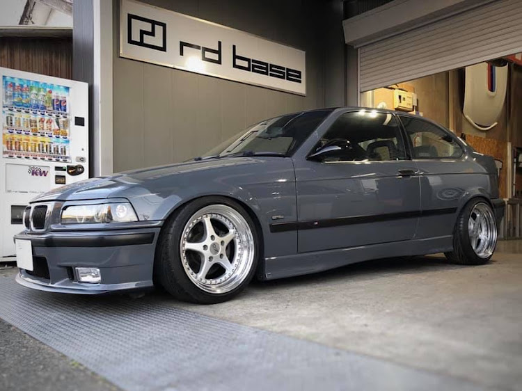 3シリーズの今年もあとわずか・年末のご挨拶・目指せPickUpCars・今年もお世話になりました・ネオクラシックに関するカスタム事例の投稿画像3枚目