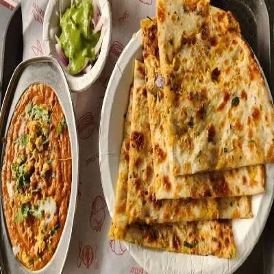 Cheese Naan With Gravy