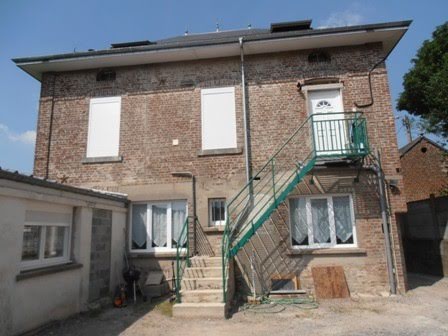 Vente maison 8 pièces 280 m² à Ferrière-la-Grande (59680), 210 000 €