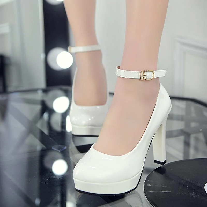 Chaussures de travail femme escarpins noirs printemps décontracté talons hauts blancs rouges chaussures de mariage. Élégance et confort au quotidien.