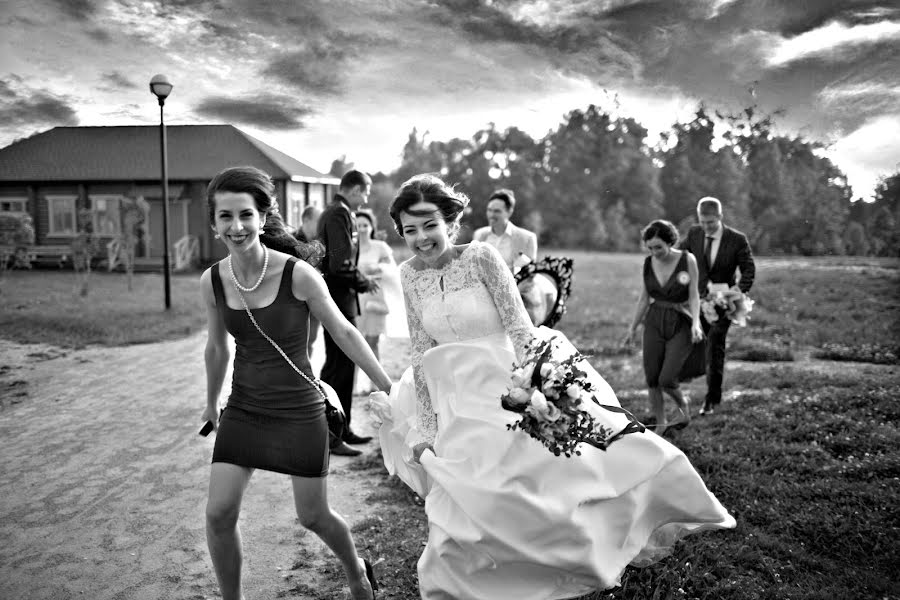 Fotógrafo de casamento Lena Astafeva (tigrdi). Foto de 14 de junho 2016