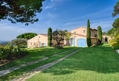 Villa with pool and terrace 3