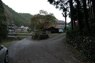 ここに駐車（神社に駐車スペースあり）