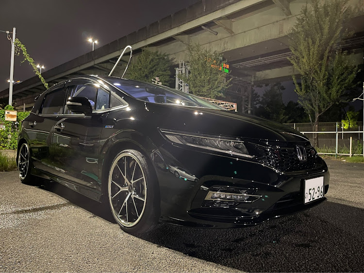 ジェイドの洗車・柿本ワンオフ4本出しに関するカスタム事例の投稿画像2枚目