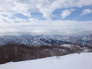 野田ヶ大和からの展望（右に九頭竜湖）