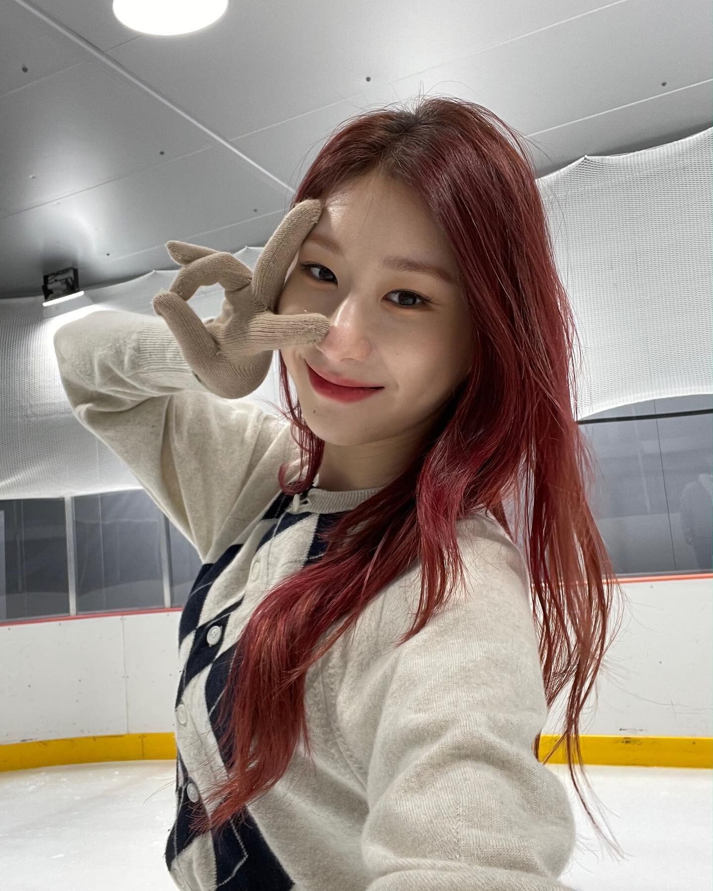 211119-ITZY-Instagram-Update-Chaeryeong-documents-1