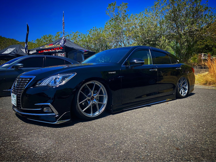 クラウンロイヤルの210クラウンロイヤルサルーン・21クラウン ロイヤルサルーン・igl coatings・エアサスはモテるらしい・フォロー&「いいね！」大歓迎です！に関するカスタム事例の投稿画像1枚目