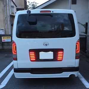 ハイエースバン TRH200V