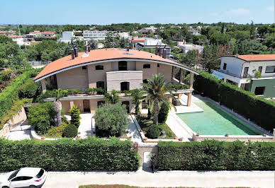 Villa with pool and terrace 3