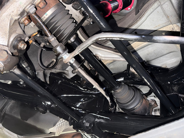 NISSAN GT-Rの前期GT-R車検メンテナンス・アンダーカバー全数剥がしオイル漏れチェック・防錆処置、防錆剤塗布・ミッションからのオイル漏れ・パン君に関するカスタム事例の投稿画像18枚目