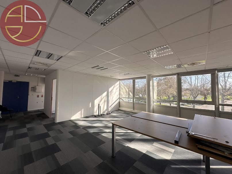 Location  locaux professionnels  140 m² à Labège (31670), 1 634 €