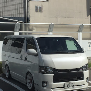 ハイエースバン TRH200V