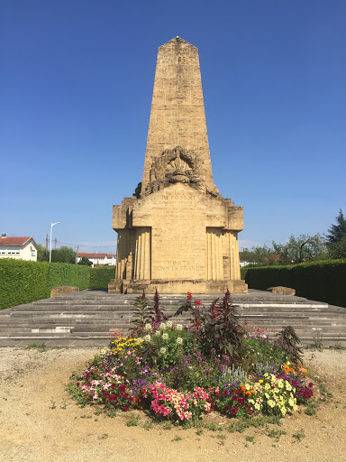 Monuments Aux Morts