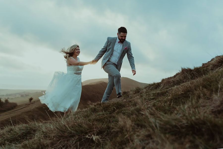 Fotografo di matrimoni Rebecca Broodbakker (rebeccaemily). Foto del 2 luglio 2019