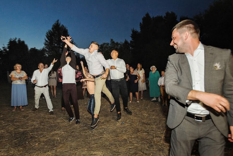 Fotografo di matrimoni Konstantin Tolokonnikov (tolokonnikov). Foto del 30 aprile 2020