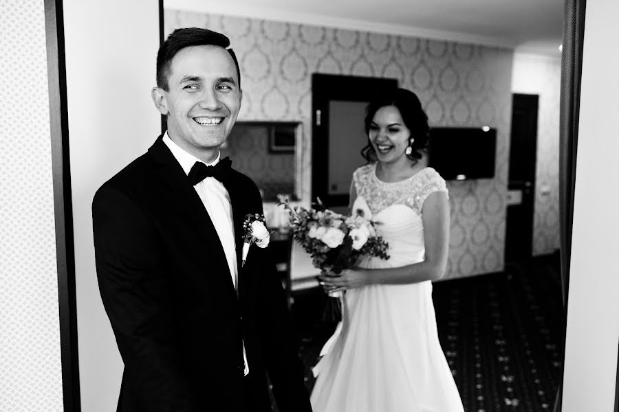 Fotógrafo de casamento Maksim Spiridonov (maximspiridonov). Foto de 9 de dezembro 2017