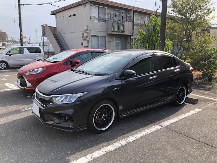 グレイスの最後の駐車場に関するカスタム事例の投稿画像1枚目