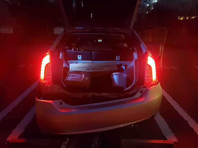 プリウスのUS・純正加工・DIY・コスパよしに関するカスタム事例の投稿画像1枚目