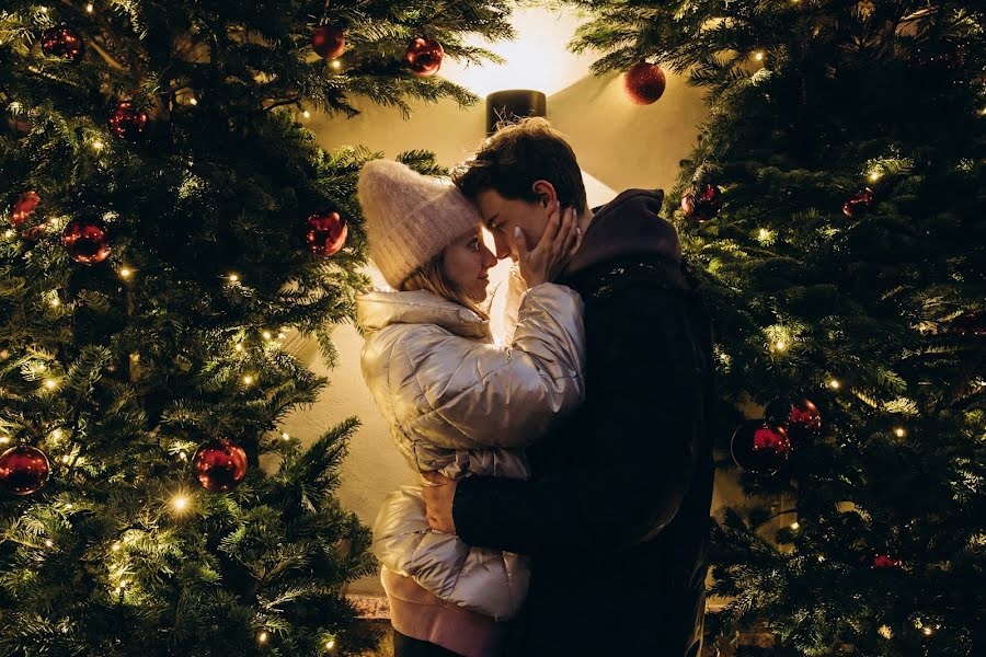 Fotógrafo de casamento Veronika Zhibinova (myfilmva). Foto de 19 de dezembro 2023