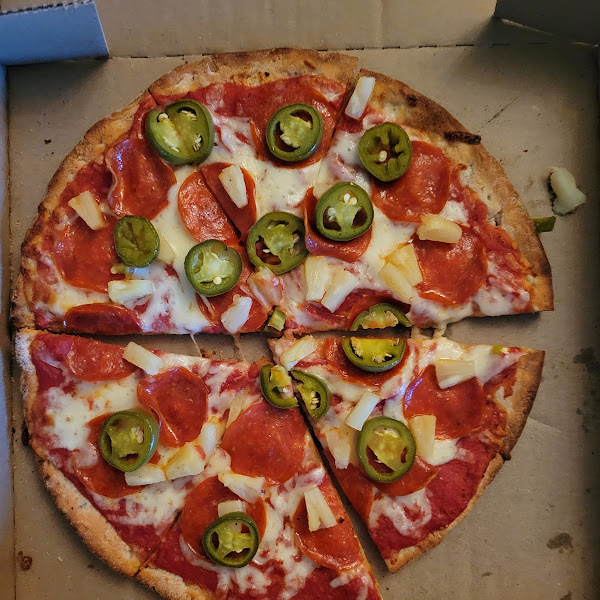 Gluten Free crust with pineapple, pepperoni, and jalapeno.