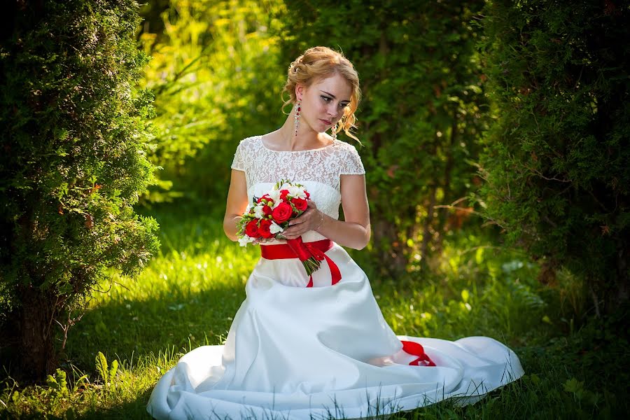 Fotógrafo de casamento Aleksandr Petrukhin (apetruhin). Foto de 16 de agosto 2016