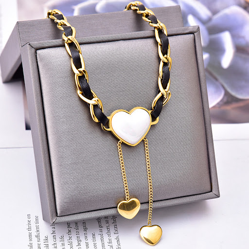 Title 4, Fall Winter Trend Sweater Chain Black Red Shell...