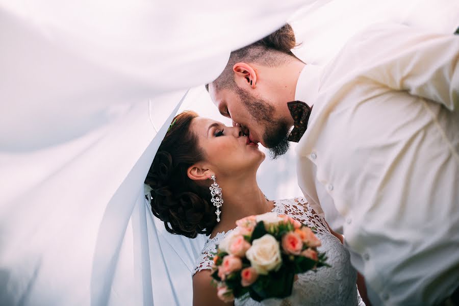 Wedding photographer Evgeniy Bekarev (bekarev). Photo of 28 December 2015