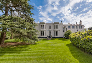 House with pool and garden 2