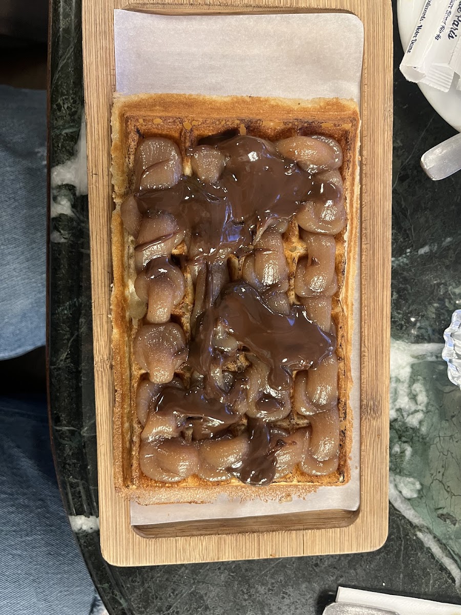 Cheatnut cream and dark chocate waffle