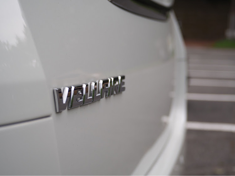 ヴェルファイアの車高調整・ホイール交換・ドライブ・DIYに関するカスタム事例の投稿画像3枚目