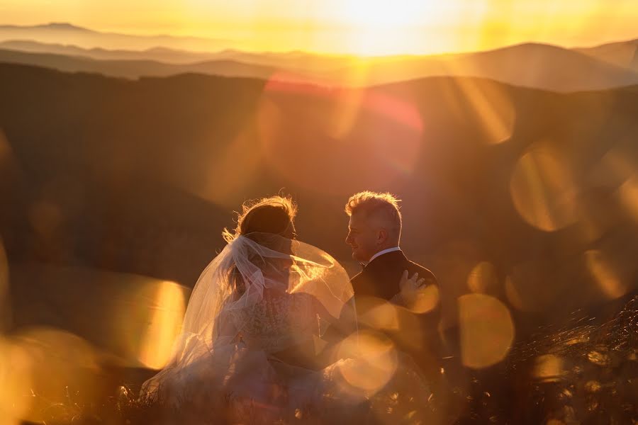 Fotografo di matrimoni Kuba Pabis (kubapabis). Foto del 17 dicembre 2020