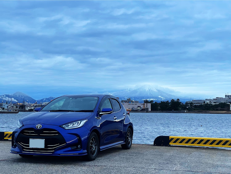 ヤリスの雪・エスペリアダウンサスプラス・メリークリスマス✨🎄✨・頑張れダイハツに関するカスタム事例の投稿画像1枚目