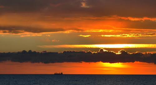 Rosso di sera di Salvatore Gulino