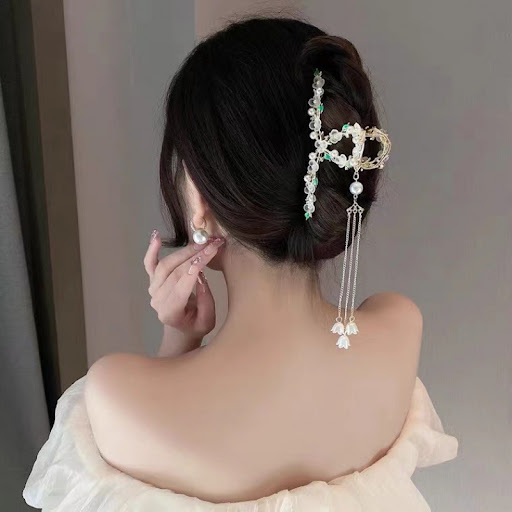 Title 12, Antique Tassel Large Pearl Clip Metal Hairpin. ...