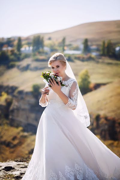 Wedding photographer Tatyana Savchuk (tanechkasavchuk). Photo of 6 October 2019