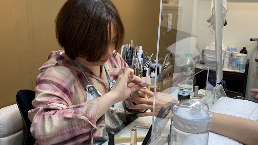 Miss Beauty 南港美甲 - 照片 3 展示美甲店設施和作品