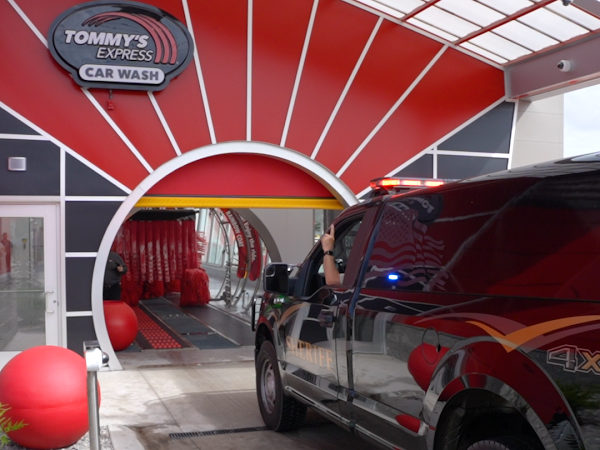 Tommy's Express® Car Wash photo 1