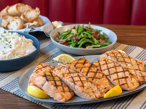Mimi's Cafe 10