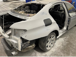 AMICIS AUTO BODY 6