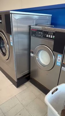 Janet's Laundry storefront and entrance in Portland