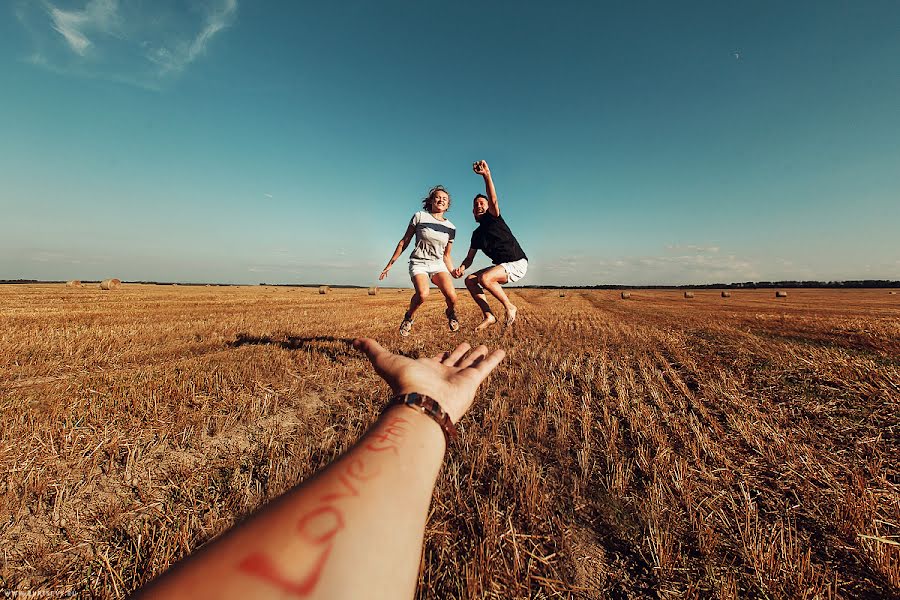 Wedding photographer Leonid Burcev (llll). Photo of 30 August 2016