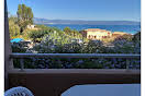 Seaside apartment with terrace (image 1)