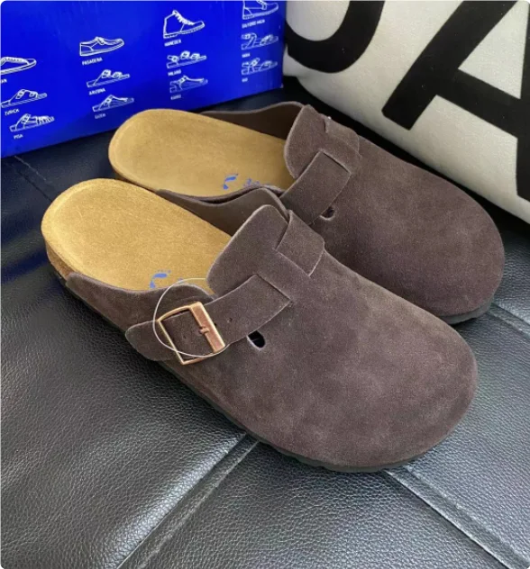 Boken Half Slippers met dikke zool en teenbescherming. Biedt optimaal comfort en bescherming voor dagelijks gebruik.