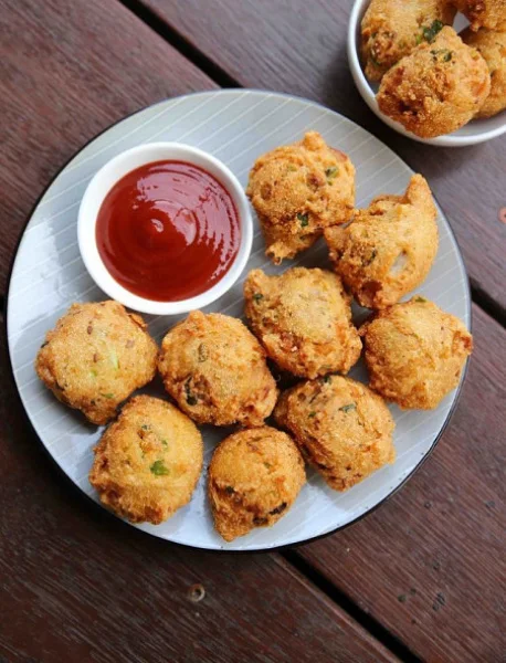 PYAZ MASALA PAKODA