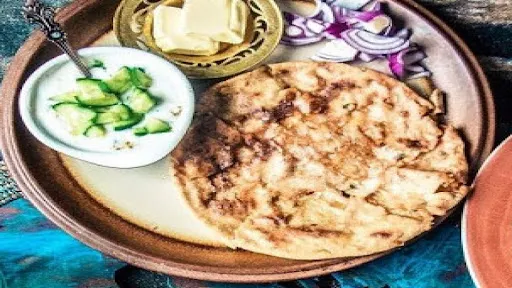 Stuffed Aloo-Pyaaz Paratha