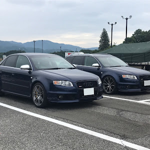 RS4 セダン