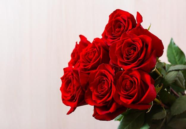 Buquê de flores de rosas vermelhas, indicada para dia dos namorados