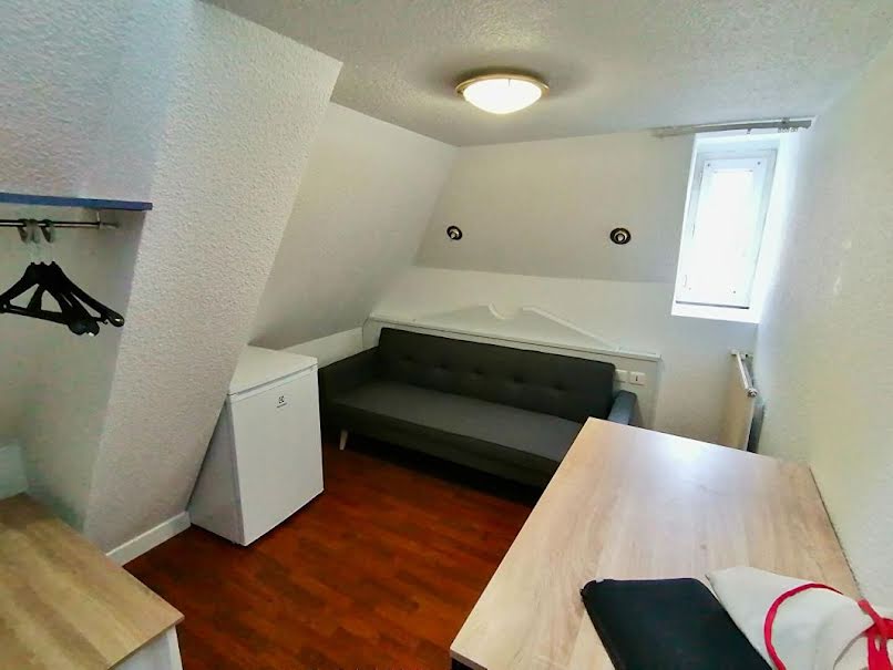 Location meublée appartement 1 pièce 10 m² à Poitiers (86000), 380 €