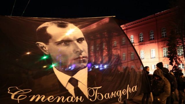 Смолоскипна хода, присвячена до 111-річчя від дня народження голови ОУН Степана Бандери в Києві 1 січня 2020 р