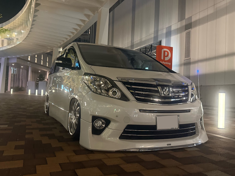 アルファードの20アルファード・#モデリスタエアロ・カールソン1/11に関するカスタム事例の投稿画像4枚目